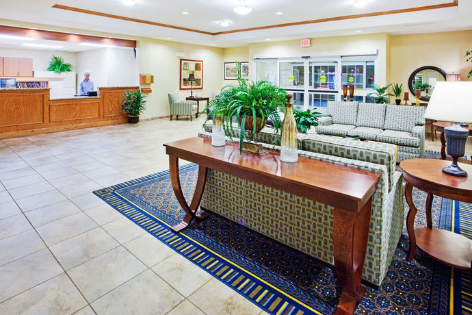 Imagen de los interiores del Hotel Candlewood Suites Columbus Fort Benning, An Ihg. Foto 14