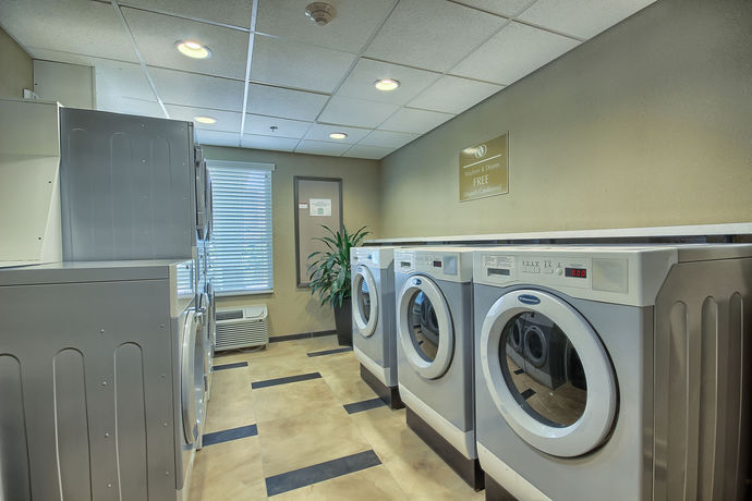 Imagen de los exteriores del Hotel Candlewood Suites Columbus - Grove City. Foto 2