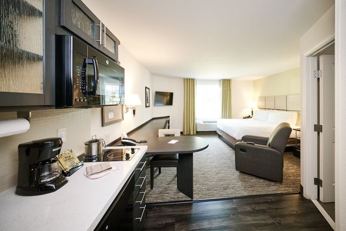 Imagen de la habitación del Hotel Candlewood Suites Columbus-Northeast, an IHG. Foto 4
