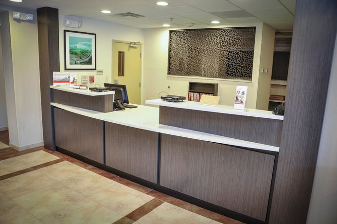 Imagen de los interiores del Hotel Candlewood Suites Columbus-Northeast, an IHG. Foto 17