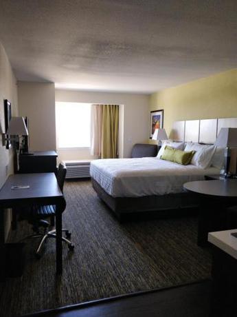 Imagen de la habitación del Hotel Candlewood Suites Dallas - Plano W Medical Center. Foto 4