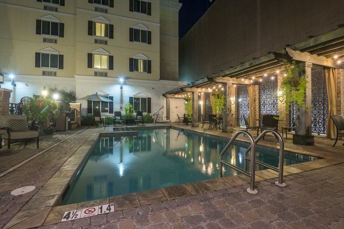 Imagen de la piscina del Hotel Candlewood Suites Downtown, An Ihg. Foto 8