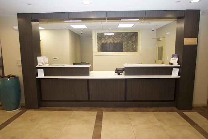 Imagen de los interiores del Hotel Candlewood Suites Dumfries - Quantico, an IHG. Foto 15