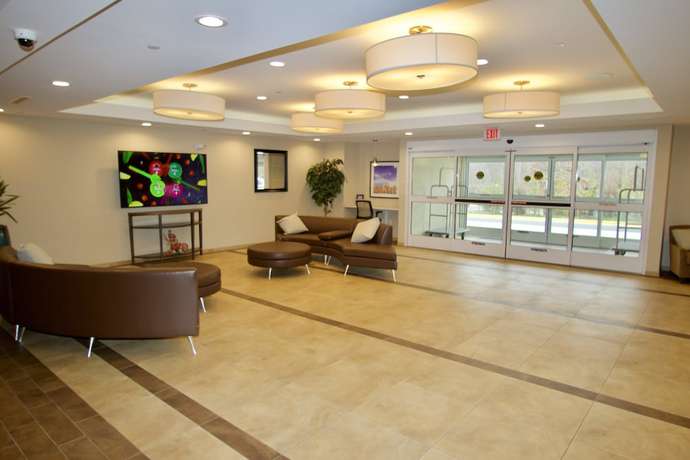 Imagen de los interiores del Hotel Candlewood Suites Dumfries - Quantico, an IHG. Foto 16
