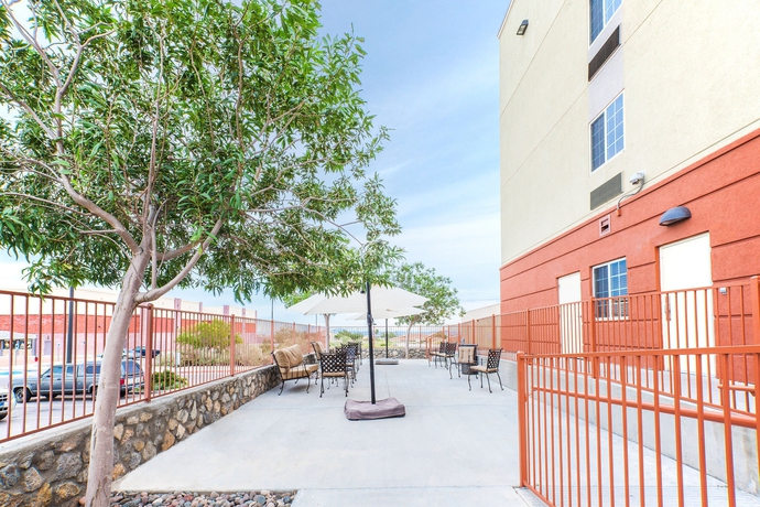 Imagen de los exteriores del Hotel Candlewood Suites El Paso North, An Ihg. Foto 9