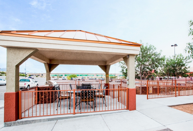 Imagen de los exteriores del Hotel Candlewood Suites El Paso North, An Ihg. Foto 10
