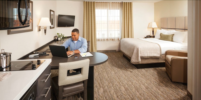 Imagen de la habitación del Hotel Candlewood Suites Fort Campbell - Oak Grove, An Ihg. Foto 13