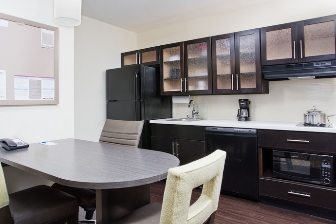 Imagen de la habitación del Hotel Candlewood Suites Fort Campbell - Oak Grove, An Ihg. Foto 15