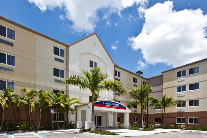 Imagen general del Hotel Candlewood Suites Fort Myers Sanibel Gateway, An Ihg. Foto 2