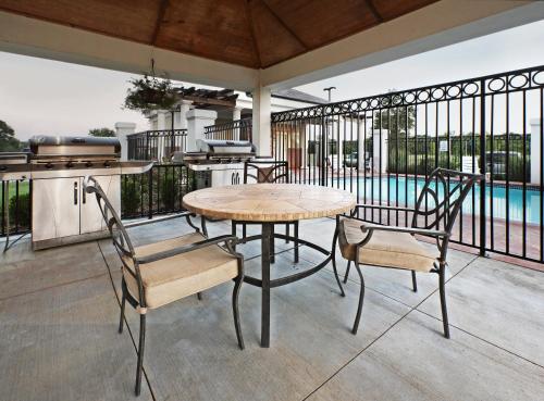 Imagen general del Hotel Candlewood Suites Fort Smith, an IHG. Foto 4