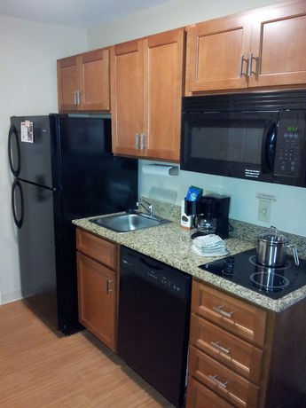 Imagen de la habitación del Hotel Candlewood Suites Fredericksburg. Foto 3