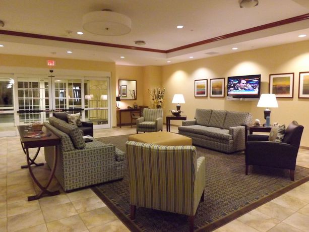 Imagen de los interiores del Hotel Candlewood Suites Fredericksburg. Foto 14