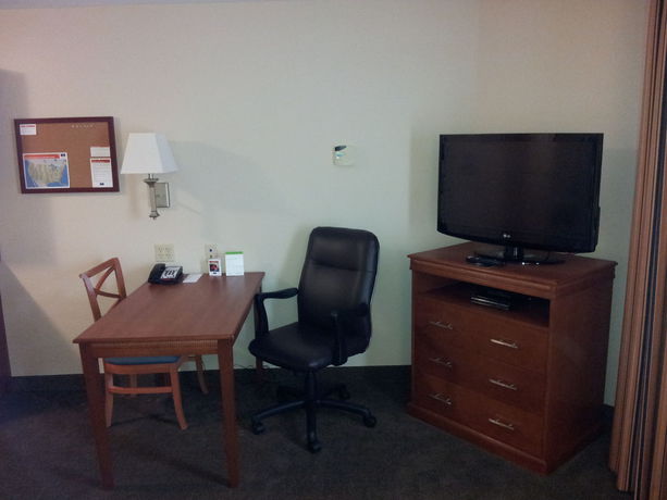 Imagen de la habitación del Hotel Candlewood Suites Fredericksburg. Foto 9