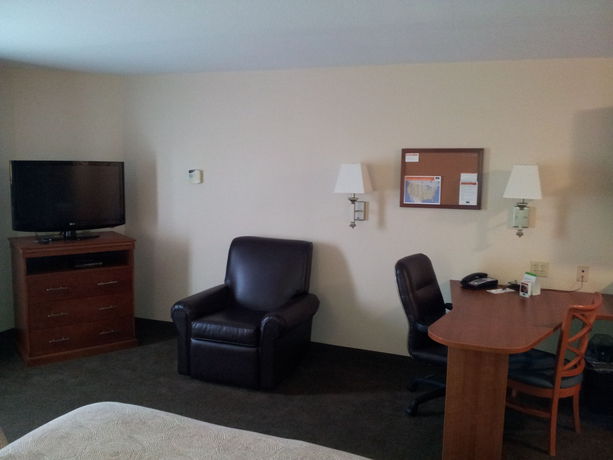 Imagen de la habitación del Hotel Candlewood Suites Fredericksburg. Foto 10