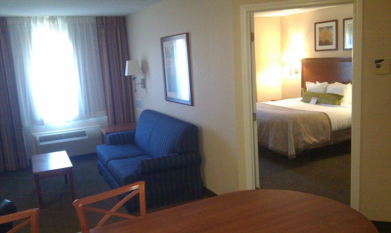 Imagen de la habitación del Hotel Candlewood Suites Fredericksburg. Foto 11