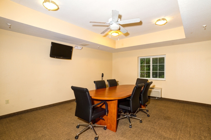 Imagen de los interiores del Hotel Candlewood Suites Ft Myers I-75, An Ihg. Foto 8