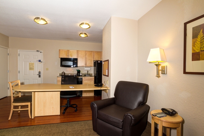 Imagen de los interiores del Hotel Candlewood Suites Ft Myers I-75, An Ihg. Foto 10