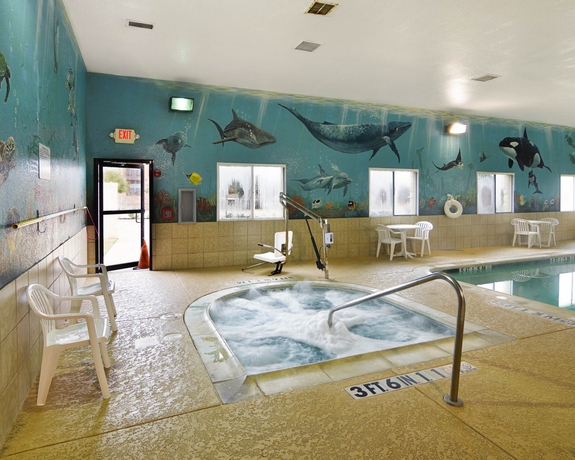 Imagen de la piscina del Hotel Candlewood Suites Grand Prairie - Arlington, An Ihg. Foto 16