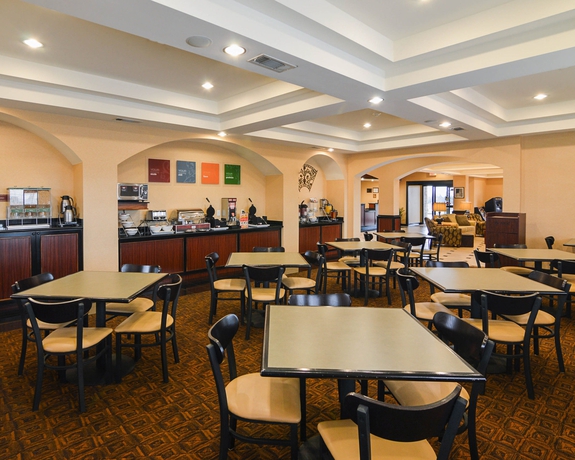 Imagen del bar/restaurante del Hotel Candlewood Suites Grand Prairie - Arlington, An Ihg. Foto 6