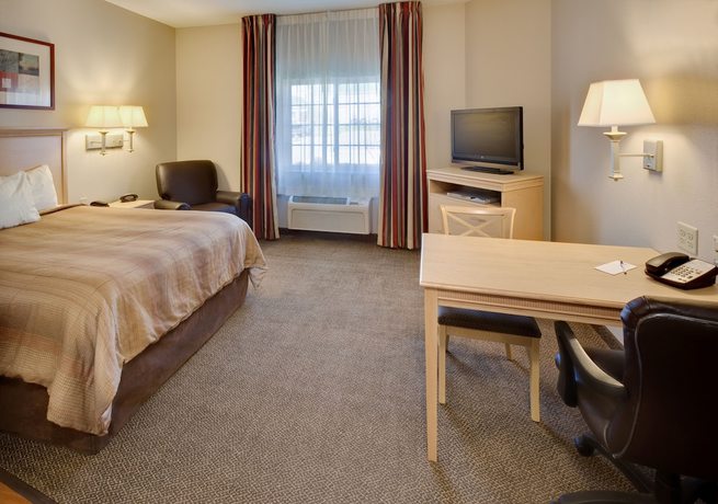Imagen de la habitación del Hotel Candlewood Suites Grand Prairie, an IHG. Foto 5