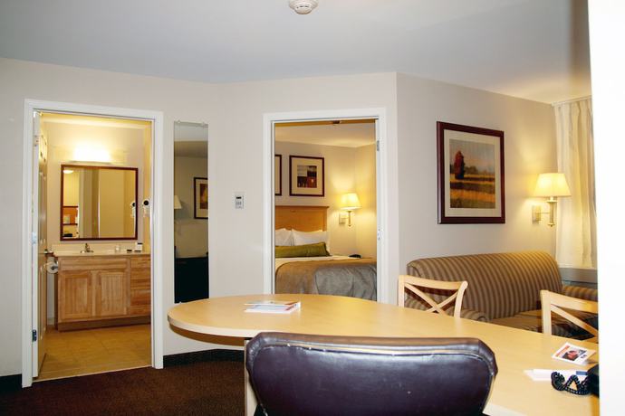 Imagen de la habitación del Hotel Candlewood Suites Grand Prairie, an IHG. Foto 8