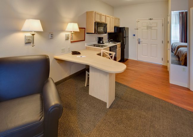 Imagen de la habitación del Hotel Candlewood Suites Grand Prairie, an IHG. Foto 13