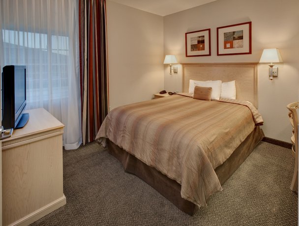 Imagen de la habitación del Hotel Candlewood Suites Grand Prairie, an IHG. Foto 15