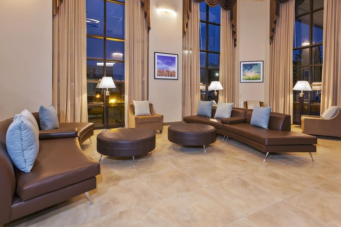 Imagen de los interiores del Hotel Candlewood Suites Grand Rapids Airport, an IHG. Foto 15