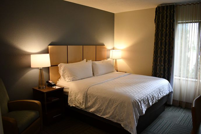 Imagen de la habitación del Hotel Candlewood Suites Grand Rapids Airport, an IHG. Foto 8