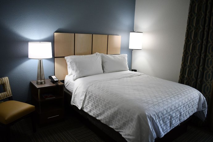 Imagen de la habitación del Hotel Candlewood Suites Grand Rapids Airport, an IHG. Foto 11