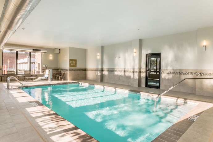 Imagen de la piscina del Hotel Candlewood Suites Hartford Downtown, An Ihg. Foto 15