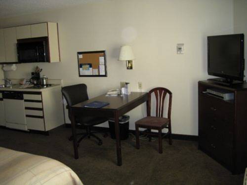 Imagen de la habitación del Hotel Candlewood Suites Hazleton. Foto 2