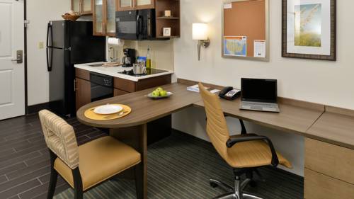 Imagen de la habitación del Hotel Candlewood Suites Houma. Foto 3