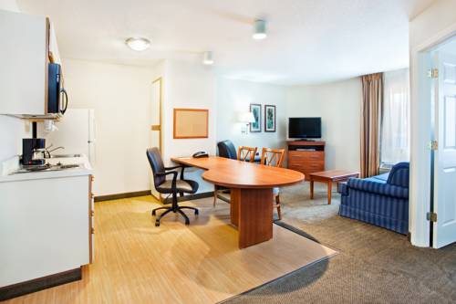 Imagen de la habitación del Hotel Candlewood Suites Huntersville, An Ihg. Foto 2