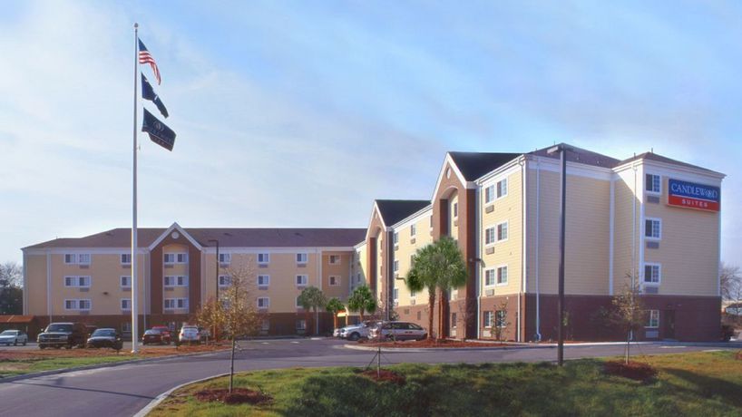 Imagen de los interiores del Hotel Candlewood Suites I-26 At Northwoods Mall, An Ihg. Foto 7