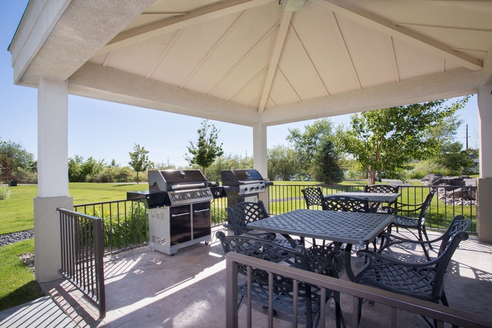 Imagen de los exteriores del Hotel Candlewood Suites Idaho Falls, An Ihg. Foto 11