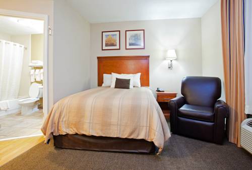 Imagen de la habitación del Hotel Candlewood Suites Jacksonville. Foto 2