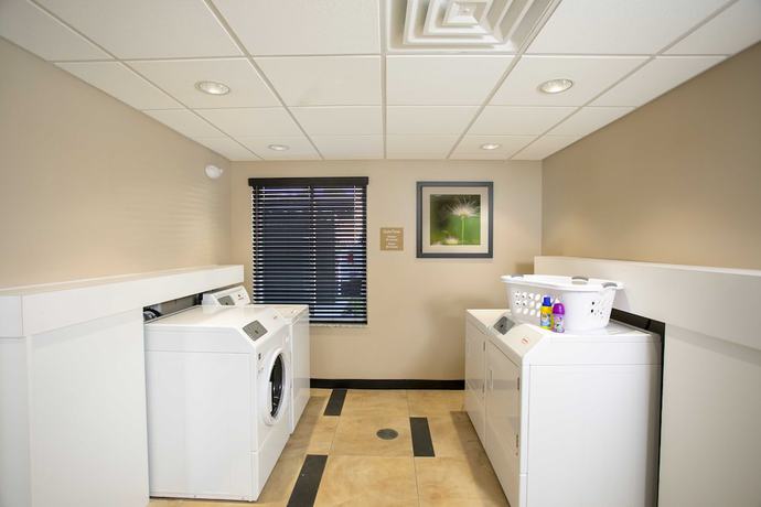 Imagen general del Hotel Candlewood Suites Jacksonville - Mayport, an IHG. Foto 1