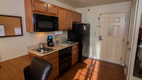 Imagen de la habitación del Hotel Candlewood Suites Joplin. Foto 2