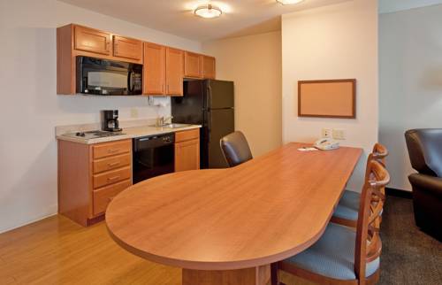 Imagen de la habitación del Hotel Candlewood Suites Kansas City. Foto 5
