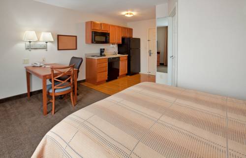 Imagen de la habitación del Hotel Candlewood Suites Kansas City. Foto 7
