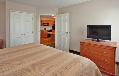 Imagen de la habitación del Hotel Candlewood Suites Kansas City. Foto 11