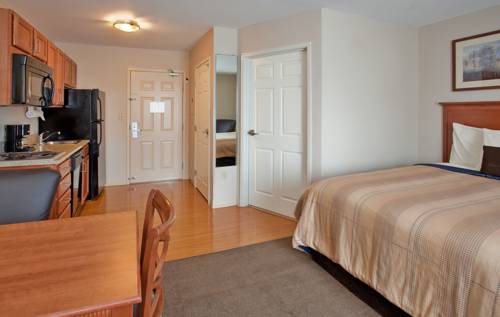 Imagen de la habitación del Hotel Candlewood Suites Kansas City. Foto 12