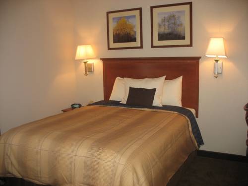 Imagen de la habitación del Hotel Candlewood Suites Kansas City. Foto 13