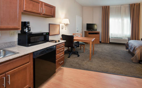 Imagen de la habitación del Hotel Candlewood Suites Kansas City Northeast. Foto 2