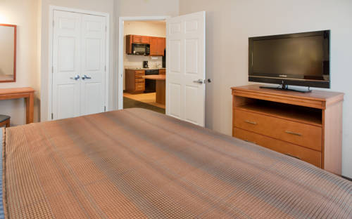 Imagen de la habitación del Hotel Candlewood Suites Kansas City Northeast. Foto 9