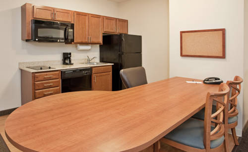 Imagen de la habitación del Hotel Candlewood Suites Kansas City Northeast. Foto 10