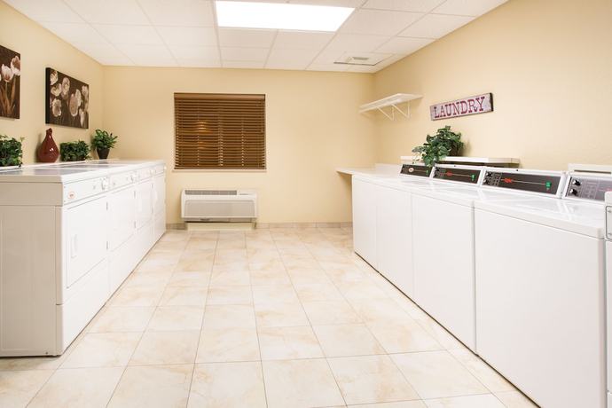 Imagen general del Hotel Candlewood Suites Kenosha, an IHG. Foto 1