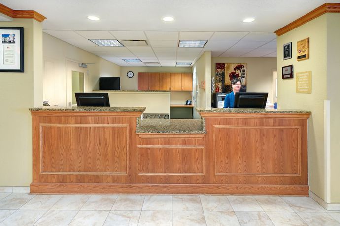 Imagen de los interiores del Hotel Candlewood Suites Kenosha, an IHG. Foto 18