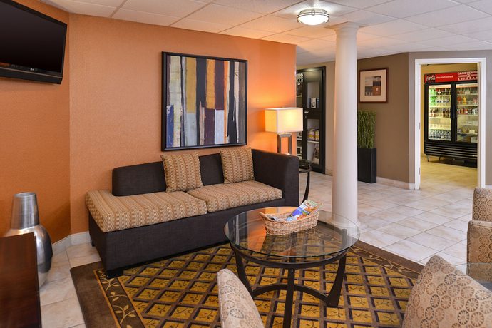 Imagen de los interiores del Hotel Candlewood Suites Lafayette - River Ranch, An Ihg. Foto 19